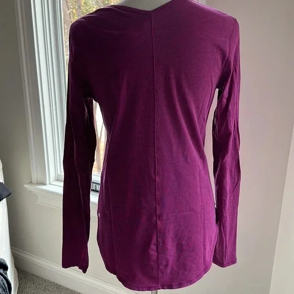 Lululemon LS Tee, Size 6, Like New - Picture 5 of 6